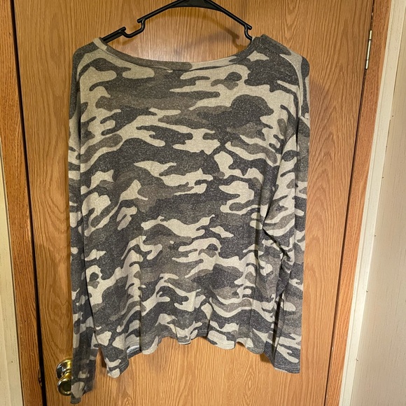 Cloud Chaser Shirt - Picture 3 of 3